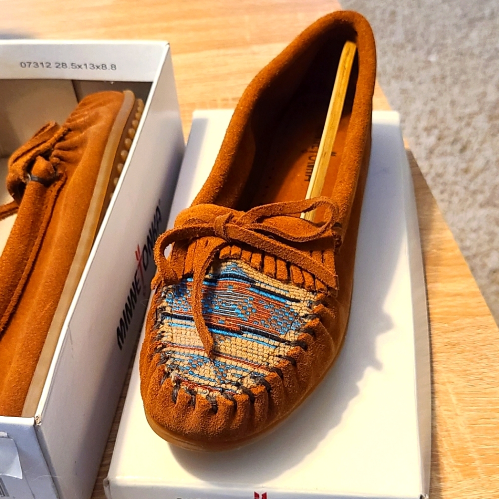 NWT Minnetonka Moccasins